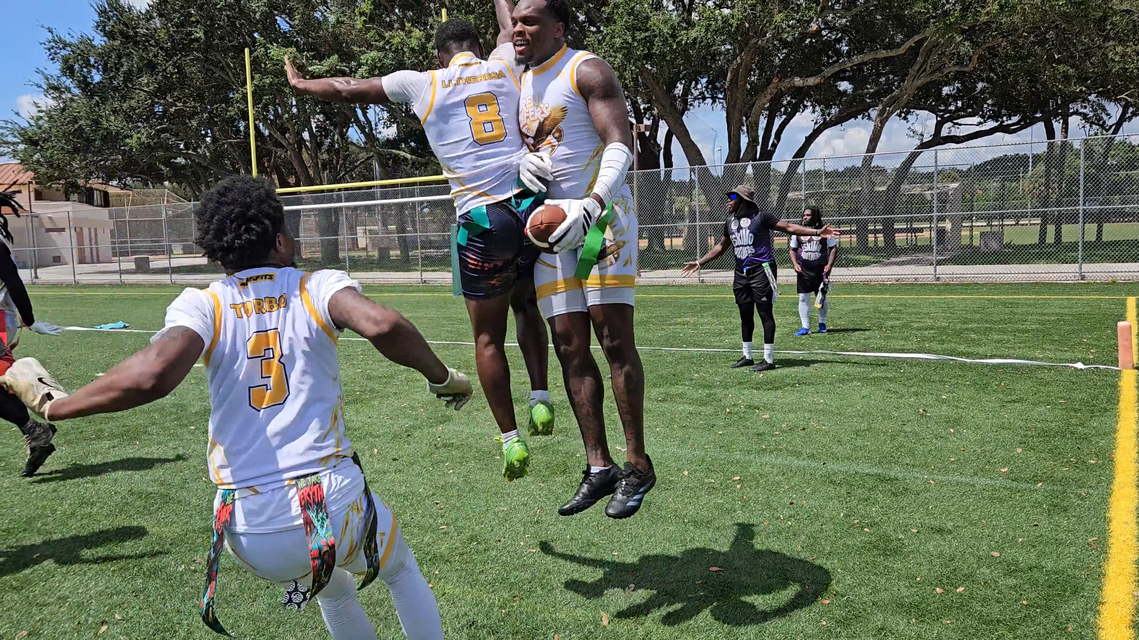 ReaLyfers Touchdown throw