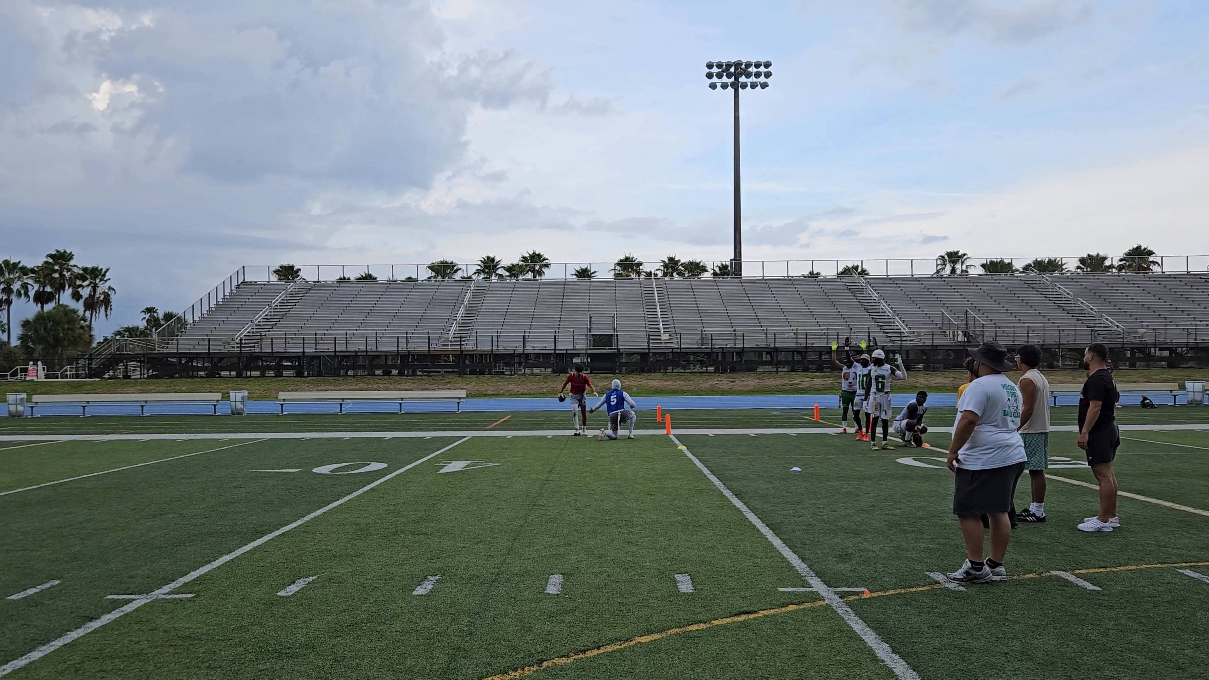 Sportsmanias Touchdown throw